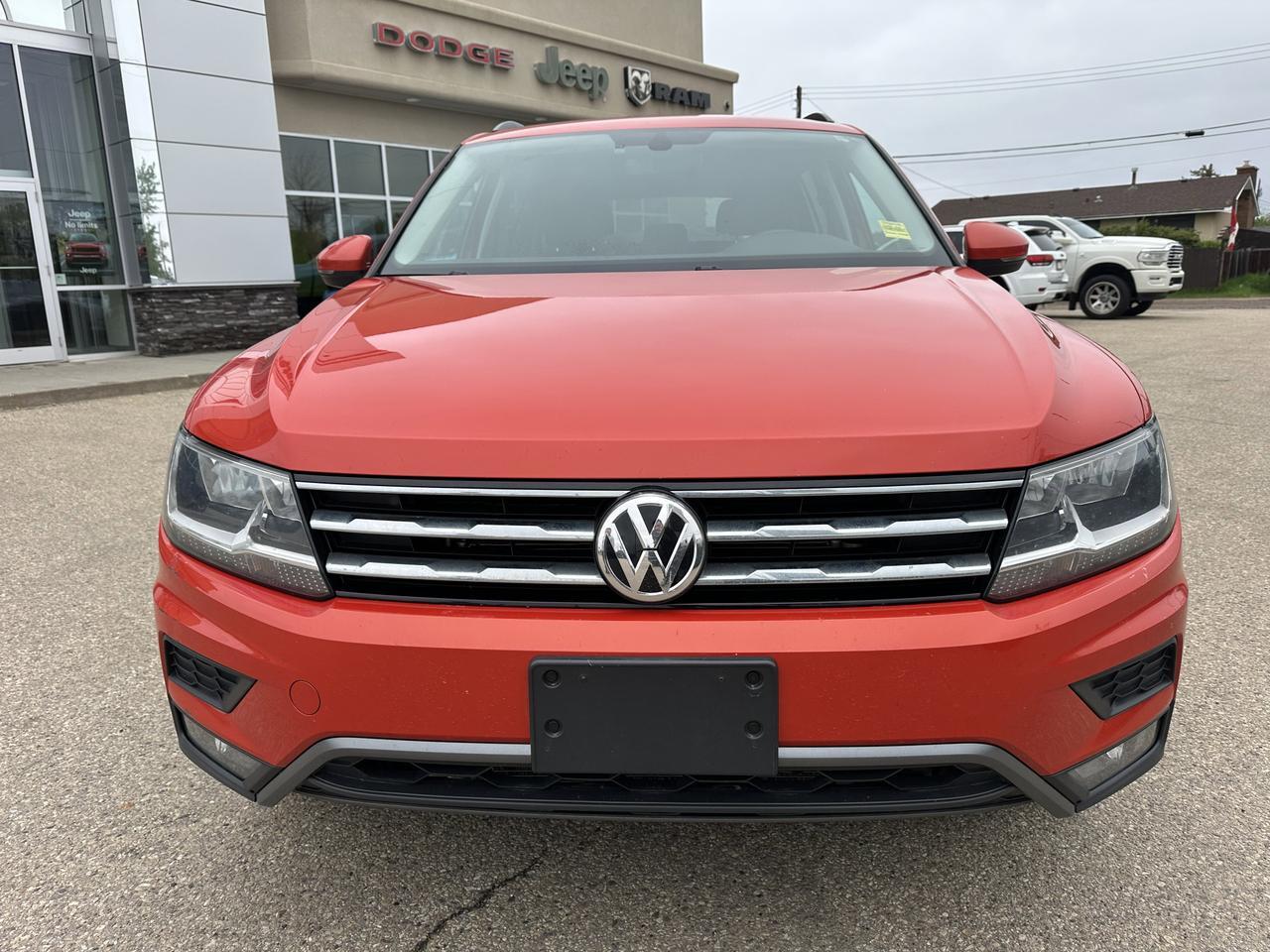 2020 Volkswagen Tiguan Comfortline 4MOTION | Leather | 2L Turbo | Power Liftgate | Rearview Camera | Keyless Entry Redwater AB