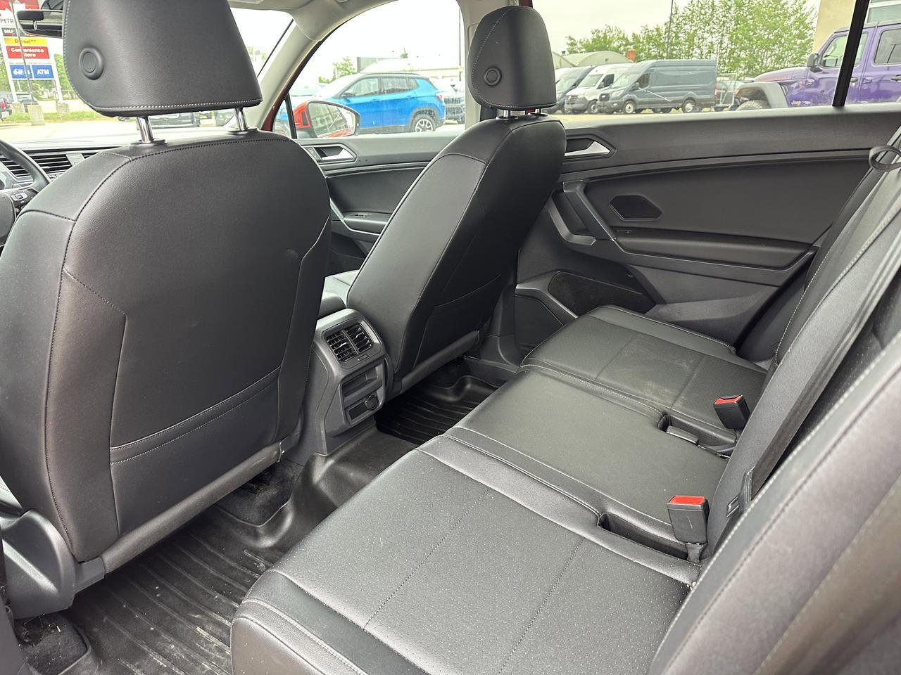 2020 Volkswagen Tiguan Comfortline 4MOTION | Leather | 2L Turbo | Power Liftgate | Rearview Camera | Keyless Entry Redwater AB