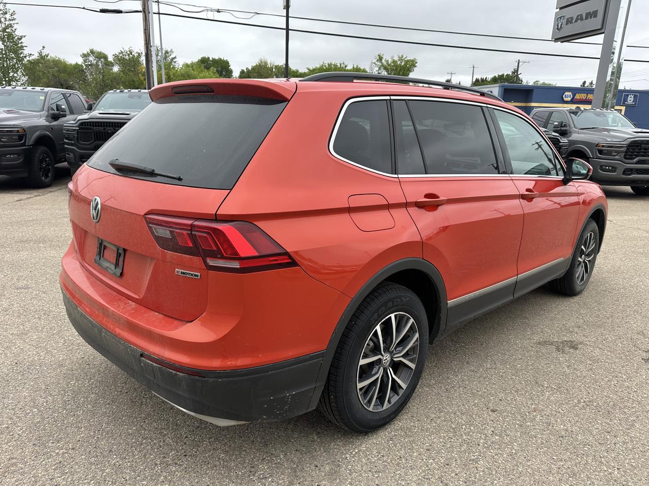 2020 Volkswagen Tiguan Comfortline 4MOTION | Leather | 2L Turbo | Power Liftgate | Rearview Camera | Keyless Entry Redwater AB