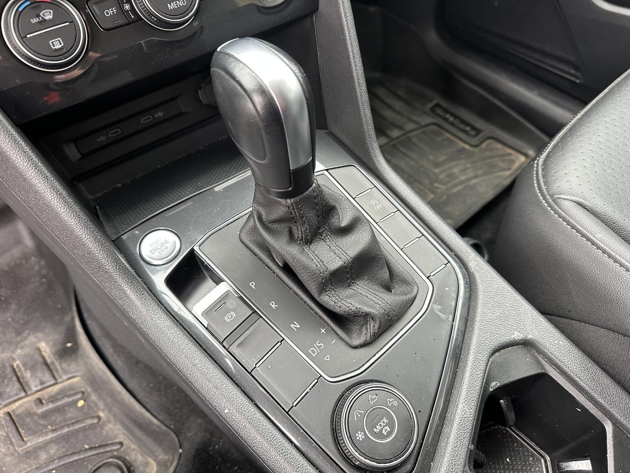 2020 Volkswagen Tiguan Comfortline 4MOTION | Leather | 2L Turbo | Power Liftgate | Rearview Camera | Keyless Entry Redwater AB