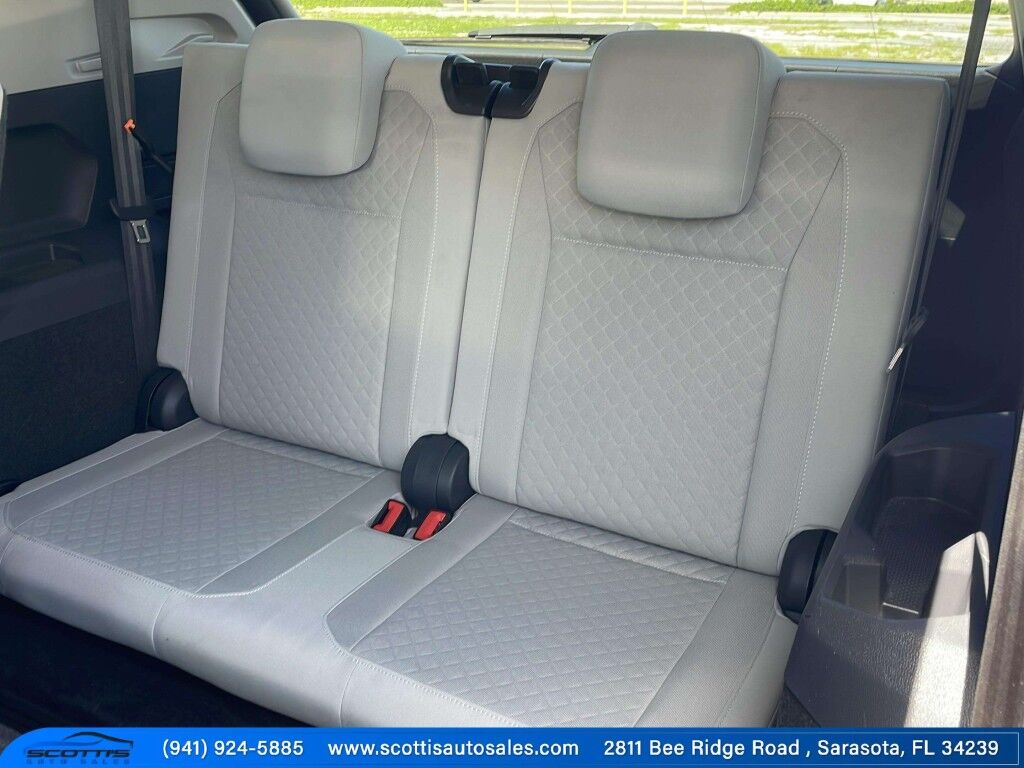 2020 Volkswagen Tiguan S~CLEAN CFAX~LOW MILES~3RD ROW SEATS~BLIND SPOT WARNING~BLUETOOTH~BUCKETS SEATS~REARVIEW CAMERA~TURBOCHARGER Sarasota FL
