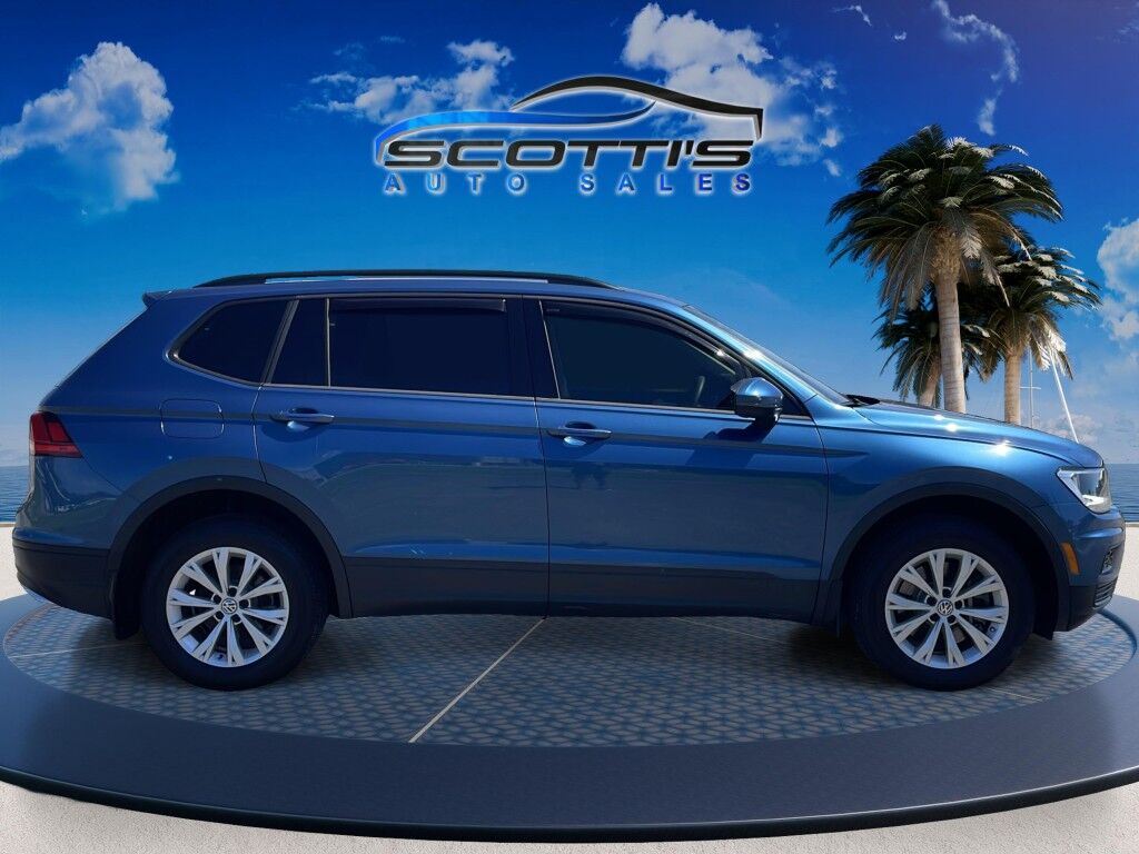 2020 Volkswagen Tiguan S~CLEAN CFAX~LOW MILES~3RD ROW SEATS~BLIND SPOT WARNING~BLUETOOTH~BUCKETS SEATS~REARVIEW CAMERA~TURBOCHARGER Sarasota FL