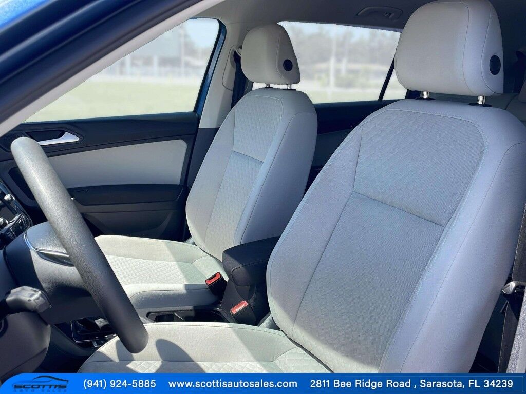 2020 Volkswagen Tiguan S~CLEAN CFAX~LOW MILES~3RD ROW SEATS~BLIND SPOT WARNING~BLUETOOTH~BUCKETS SEATS~REARVIEW CAMERA~TURBOCHARGER Sarasota FL