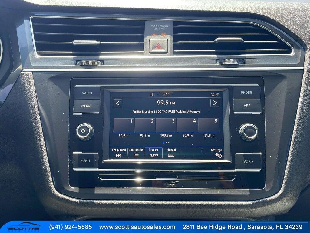 2020 Volkswagen Tiguan S~CLEAN CFAX~LOW MILES~3RD ROW SEATS~BLIND SPOT WARNING~BLUETOOTH~BUCKETS SEATS~REARVIEW CAMERA~TURBOCHARGER Sarasota FL