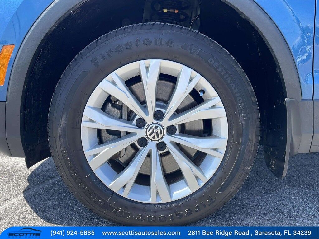 2020 Volkswagen Tiguan S~CLEAN CFAX~LOW MILES~3RD ROW SEATS~BLIND SPOT WARNING~BLUETOOTH~BUCKETS SEATS~REARVIEW CAMERA~TURBOCHARGER Sarasota FL