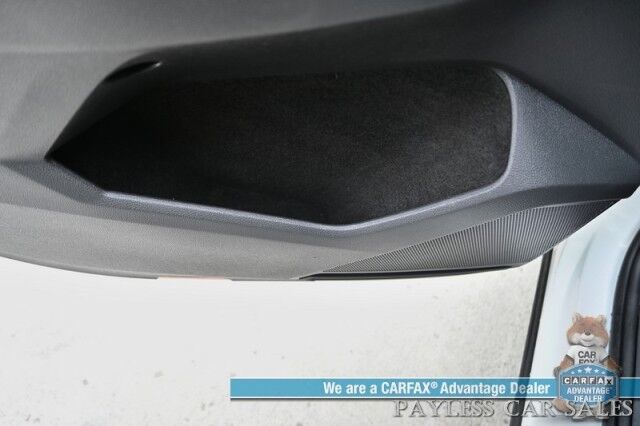 2020 Volkswagen Tiguan SE / AWD / Power & Heated Leather Seats / Panoramic Sunroof / Blind Spot Alert / Apple CarPlay & Android Auto / Wireless Phone Charger / Keyless Entry & Start / Back Up Camera / Tow Pkg / 27 MPG Anchorage AK