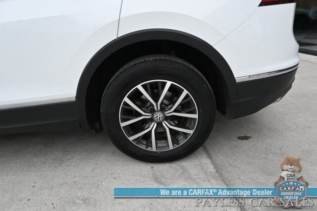 2020 Volkswagen Tiguan SE / AWD / Power & Heated Leather Seats / Panoramic Sunroof / Blind Spot Alert / Apple CarPlay & Android Auto / Wireless Phone Charger / Keyless Entry & Start / Back Up Camera / Tow Pkg / 27 MPG Anchorage AK