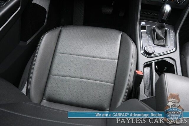 2020 Volkswagen Tiguan SE / AWD / Power & Heated Leather Seats / Panoramic Sunroof / Blind Spot Alert / Apple CarPlay & Android Auto / Wireless Phone Charger / Keyless Entry & Start / Back Up Camera / Tow Pkg / 27 MPG Anchorage AK