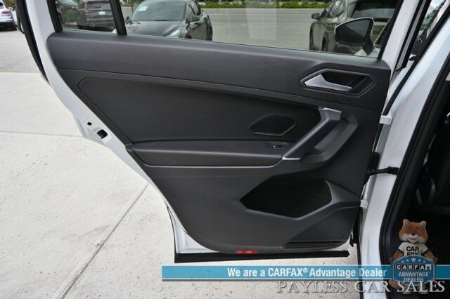 2020 Volkswagen Tiguan SE / AWD / Power & Heated Leather Seats / Panoramic Sunroof / Blind Spot Alert / Apple CarPlay & Android Auto / Wireless Phone Charger / Keyless Entry & Start / Back Up Camera / Tow Pkg / 27 MPG Anchorage AK