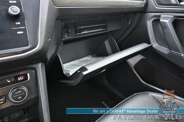 2020 Volkswagen Tiguan SE / AWD / Power & Heated Leather Seats / Panoramic Sunroof / Blind Spot Alert / Apple CarPlay & Android Auto / Wireless Phone Charger / Keyless Entry & Start / Back Up Camera / Tow Pkg / 27 MPG Anchorage AK