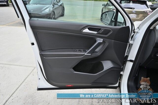 2020 Volkswagen Tiguan SE / AWD / Power & Heated Leather Seats / Panoramic Sunroof / Blind Spot Alert / Apple CarPlay & Android Auto / Wireless Phone Charger / Keyless Entry & Start / Back Up Camera / Tow Pkg / 27 MPG Anchorage AK
