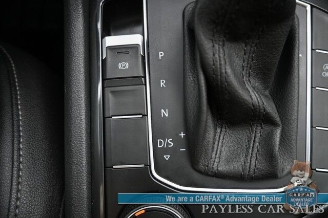2020 Volkswagen Tiguan SE / AWD / Power & Heated Leather Seats / Panoramic Sunroof / Blind Spot Alert / Apple CarPlay & Android Auto / Wireless Phone Charger / Keyless Entry & Start / Back Up Camera / Tow Pkg / 27 MPG Anchorage AK