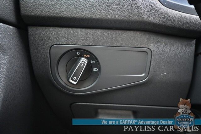 2020 Volkswagen Tiguan SE / AWD / Power & Heated Leather Seats / Panoramic Sunroof / Blind Spot Alert / Apple CarPlay & Android Auto / Wireless Phone Charger / Keyless Entry & Start / Back Up Camera / Tow Pkg / 27 MPG Anchorage AK