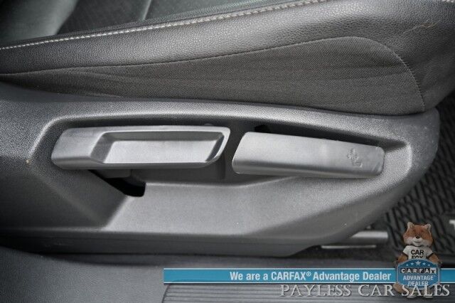 2020 Volkswagen Tiguan SE / AWD / Power & Heated Leather Seats / Panoramic Sunroof / Blind Spot Alert / Apple CarPlay & Android Auto / Wireless Phone Charger / Keyless Entry & Start / Back Up Camera / Tow Pkg / 27 MPG Anchorage AK