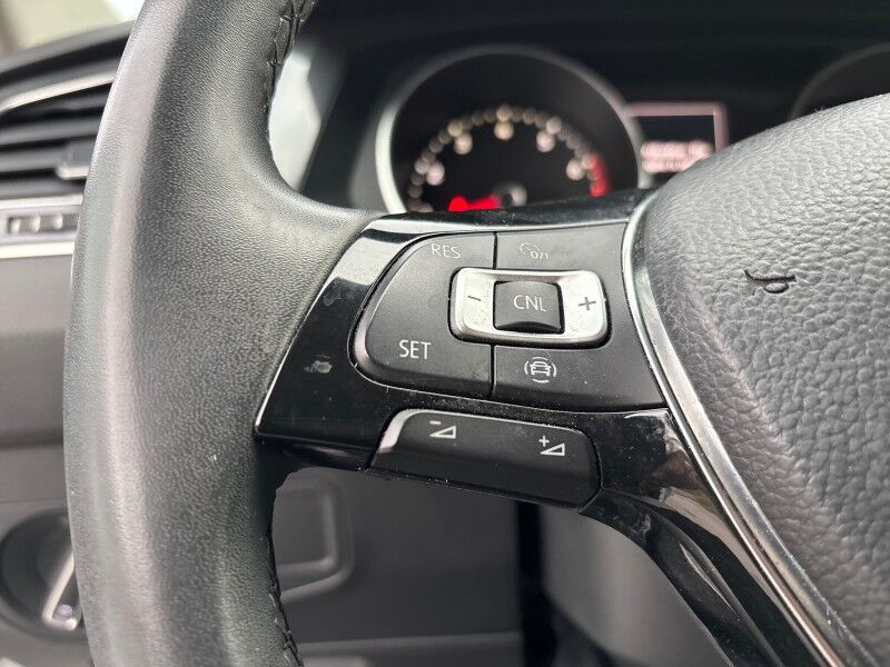 2020 Volkswagen Tiguan SE w/THREE-ROW LEATHER Seffner FL