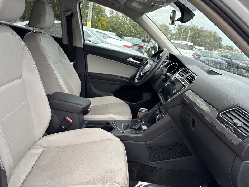 2020 Volkswagen Tiguan SE w/THREE-ROW LEATHER Seffner FL