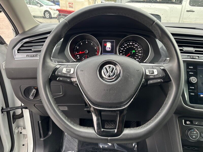 2020 Volkswagen Tiguan SE w/THREE-ROW LEATHER Seffner FL