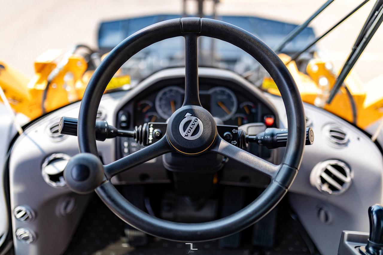 2020 Volvo L70H Wheel Loader Diesel Bucket Forks Red Deer AB