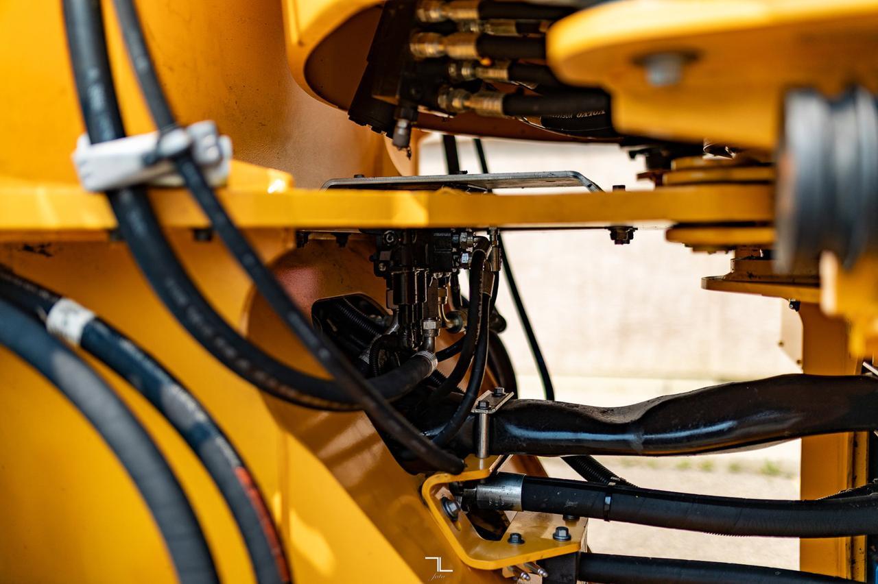 2020 Volvo L70H Wheel Loader Diesel Bucket Forks Red Deer AB