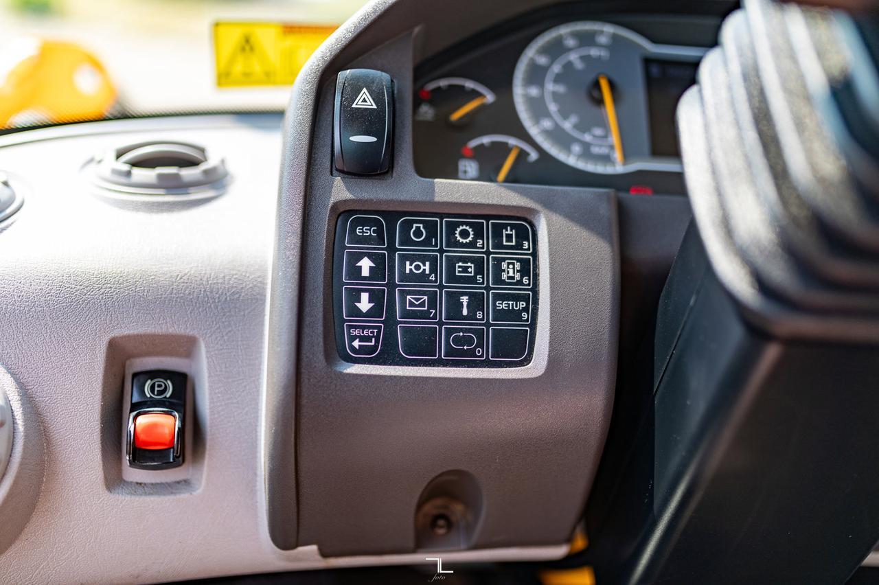 2020 Volvo L70H Wheel Loader Diesel Bucket Forks Red Deer AB