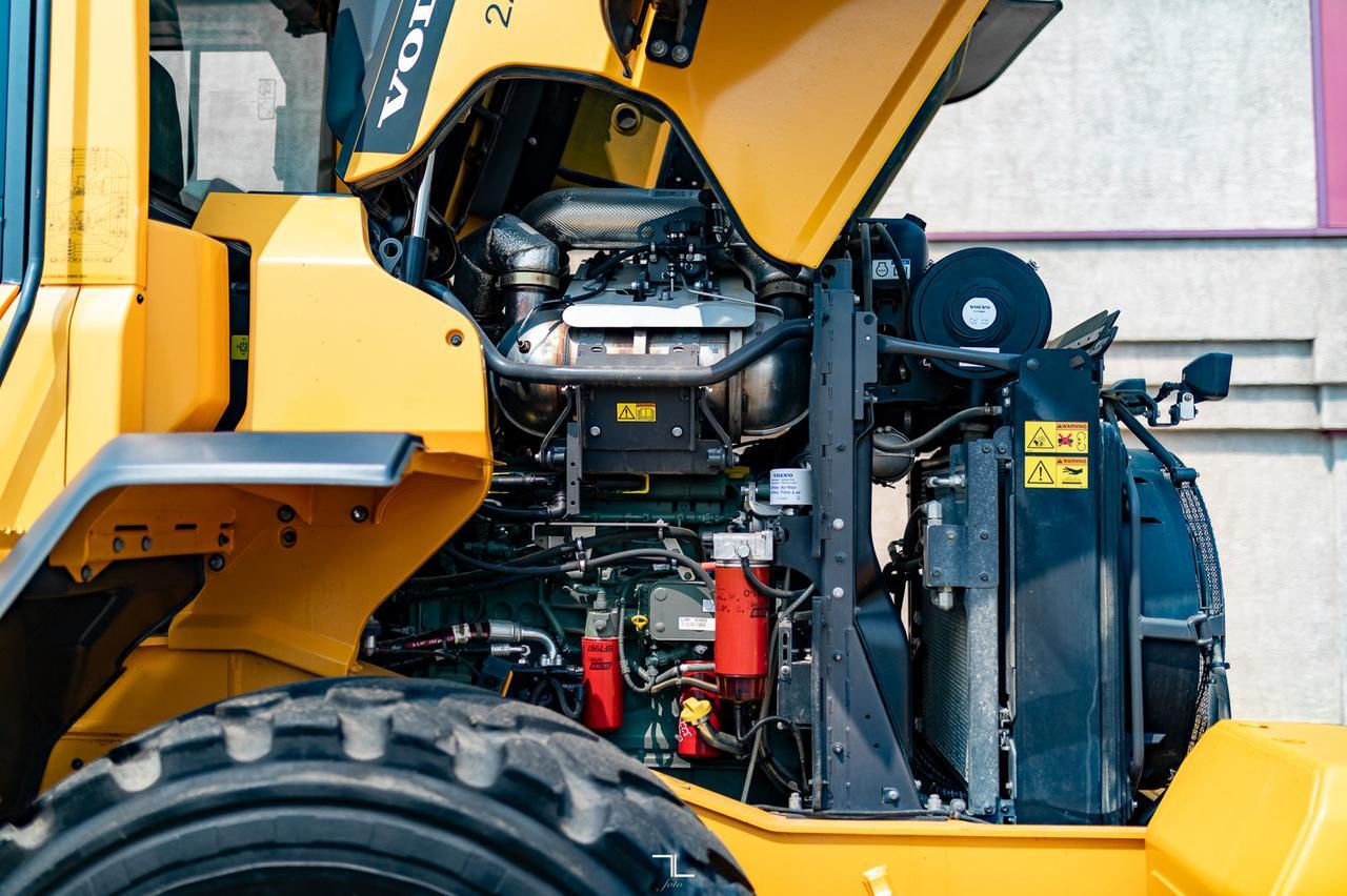 2020 Volvo L70H Wheel Loader Diesel Bucket Forks Red Deer AB