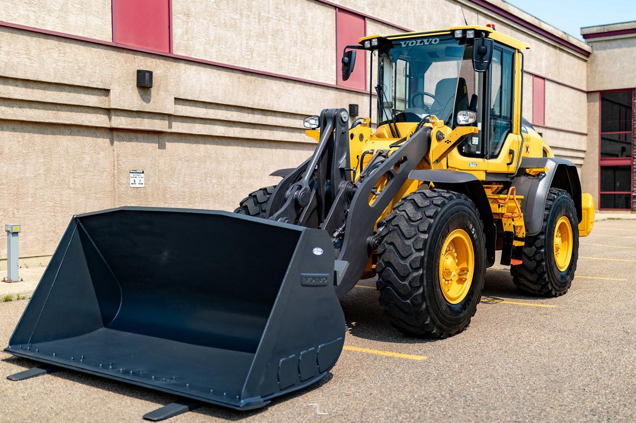 2020 Volvo L70H Wheel Loader Diesel Bucket Forks Red Deer AB