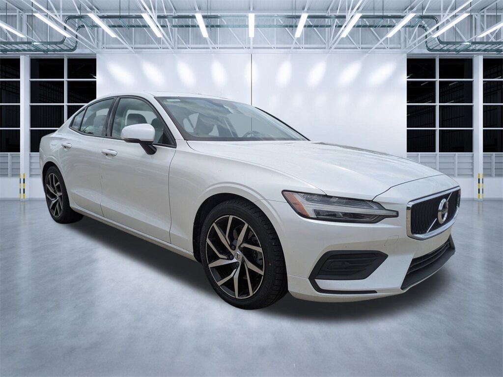 2020 Volvo S60 T5 Momentum