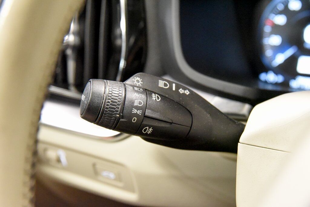 2020 Volvo S60 T6 Momentum Akron OH