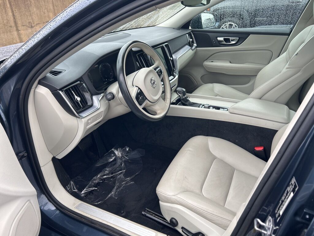 2020 Volvo S60 T6 Momentum Akron OH