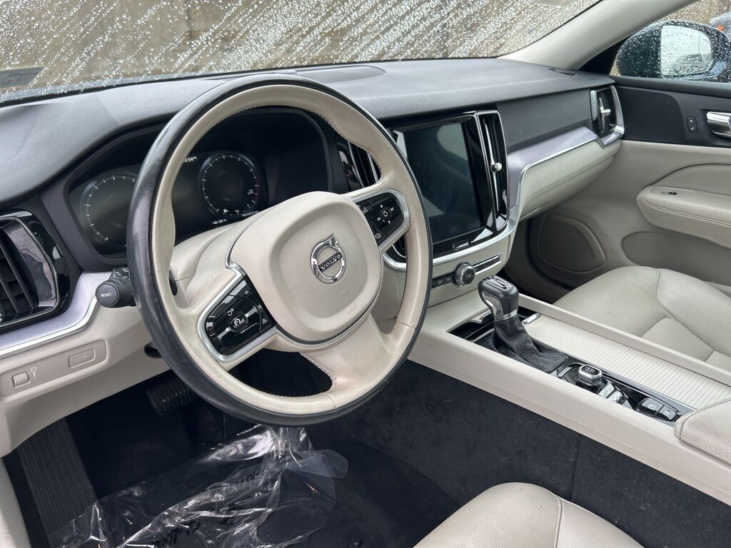 2020 Volvo S60 T6 Momentum Akron OH