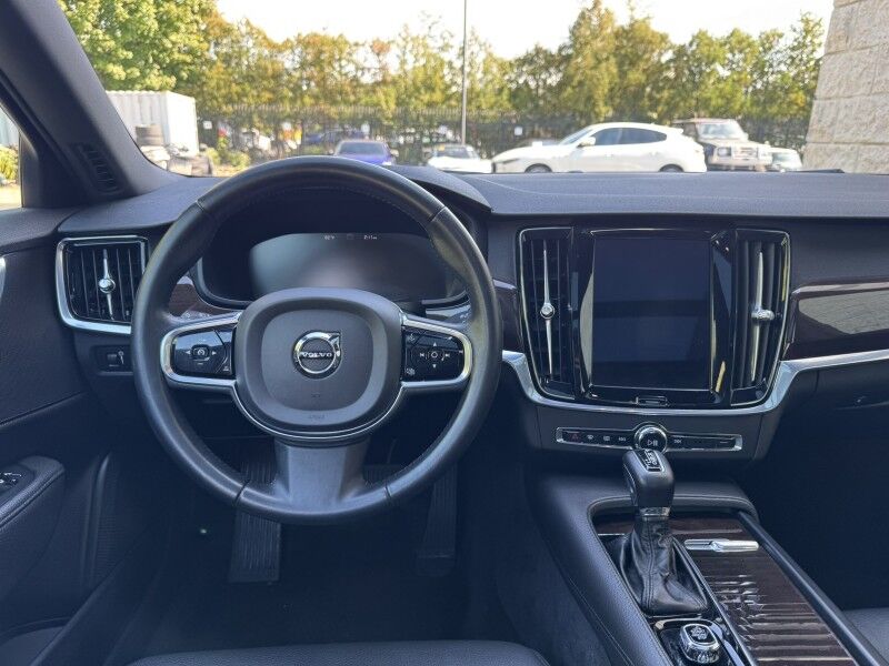 2020 Volvo S90 Momentum Willow Grove PA