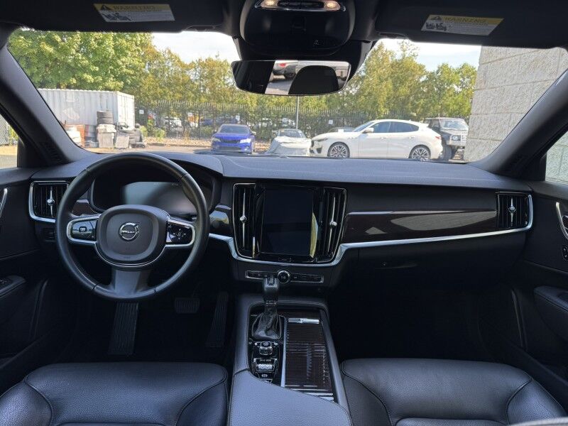 2020 Volvo S90 Momentum Willow Grove PA