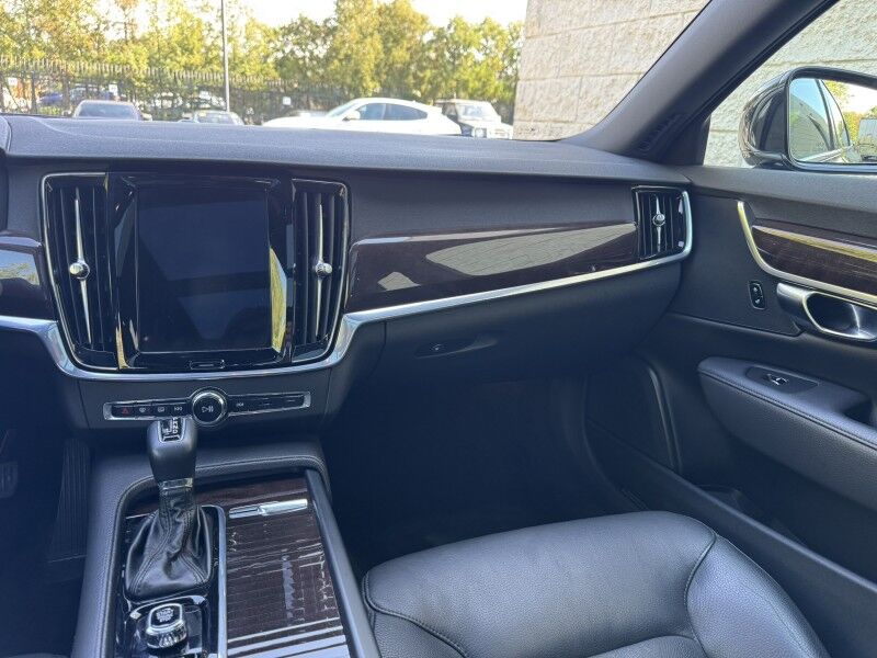 2020 Volvo S90 Momentum Willow Grove PA