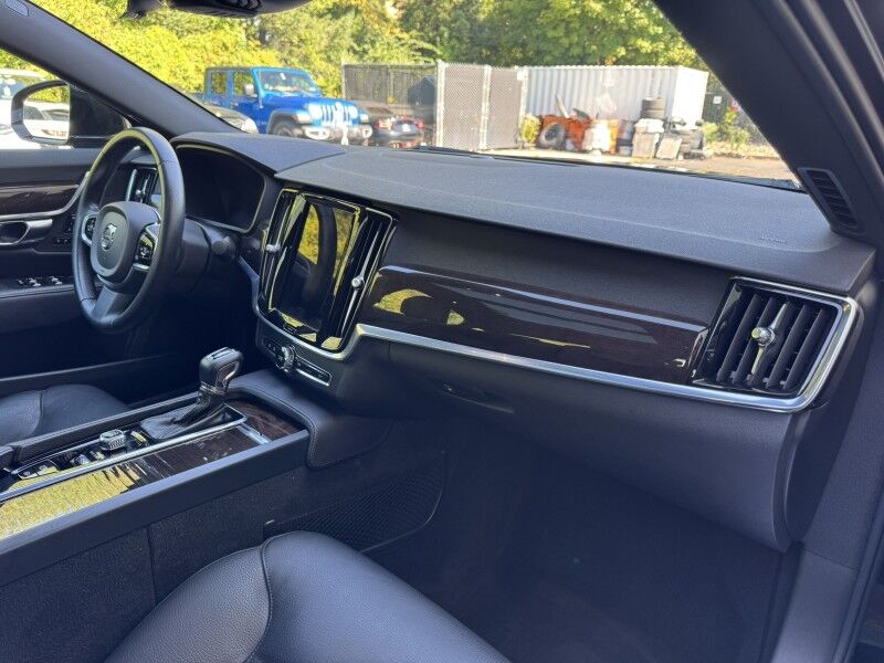 2020 Volvo S90 Momentum Willow Grove PA