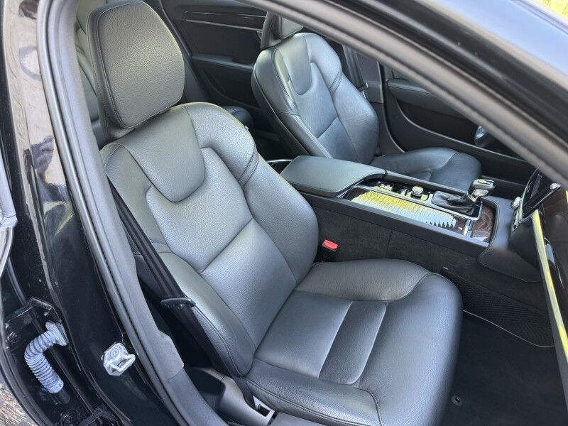 2020 Volvo S90 Momentum Willow Grove PA