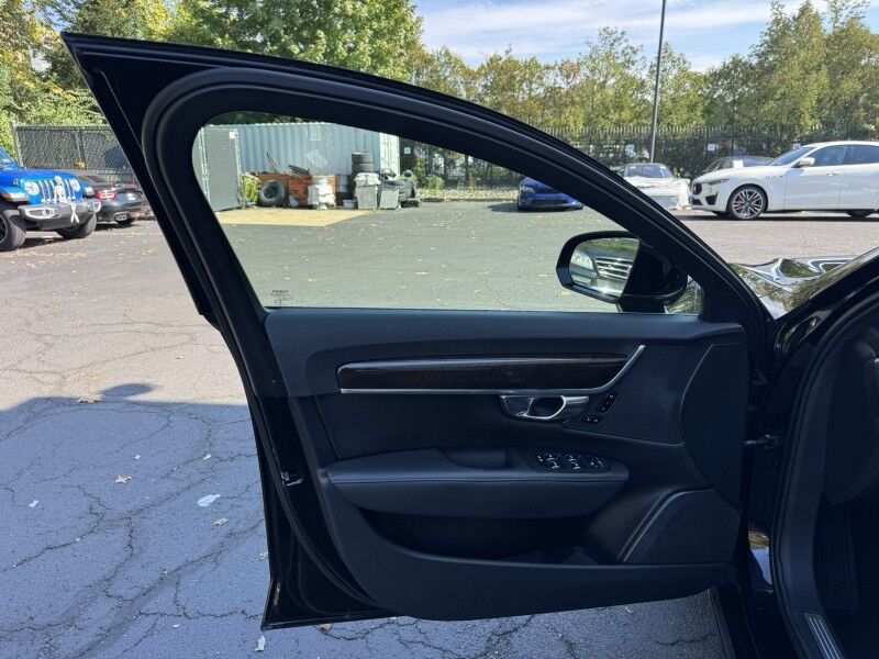 2020 Volvo S90 Momentum Willow Grove PA