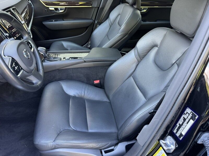 2020 Volvo S90 Momentum Willow Grove PA