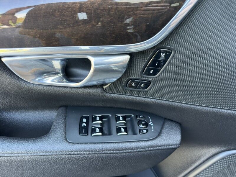 2020 Volvo S90 Momentum Willow Grove PA