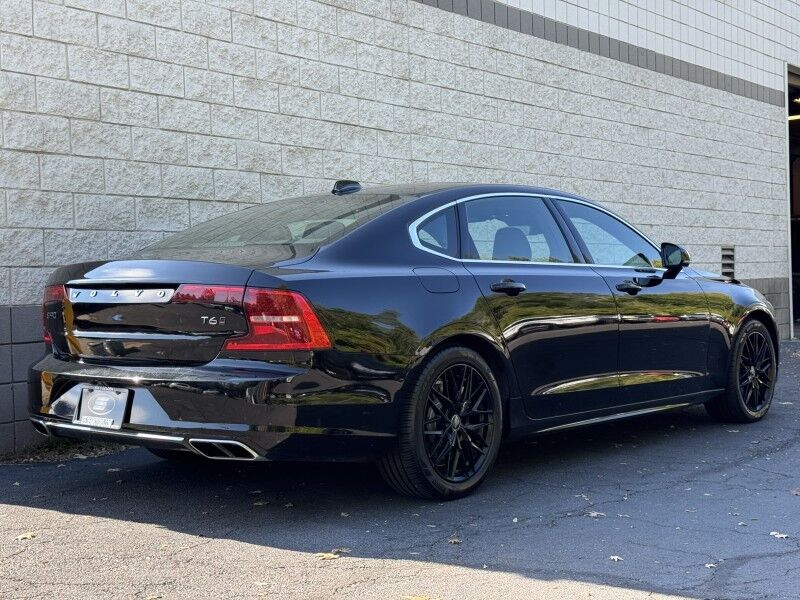 2020 Volvo S90 Momentum