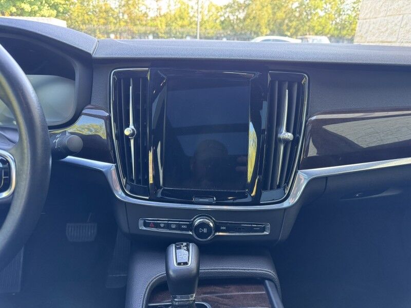 2020 Volvo S90 Momentum Willow Grove PA