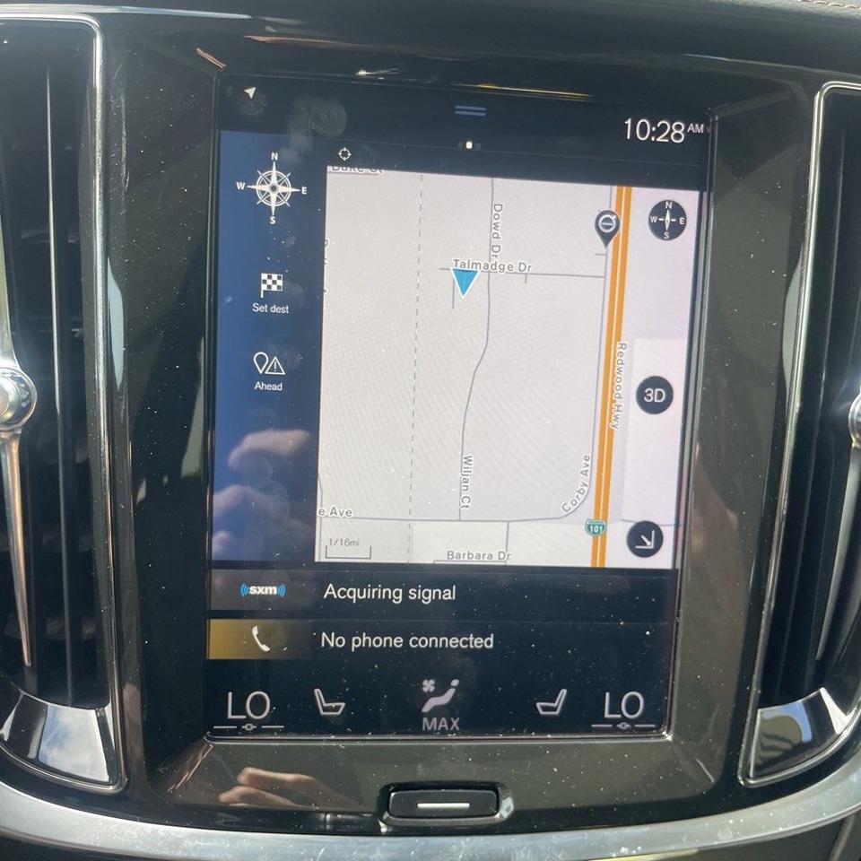 2020 Volvo V60 Cross Country T5 AWD | Bowers & Wilkins Premium Audio, Pro Package, Pilot Assist, 360 Cam, 4 Heated Seats & Wheel Portland OR