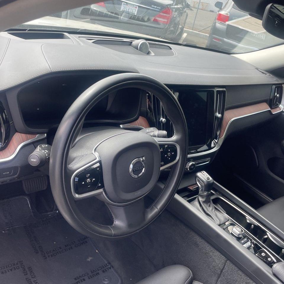 2020 Volvo V60 Cross Country T5 AWD | Bowers & Wilkins Premium Audio, Pro Package, Pilot Assist, 360 Cam, 4 Heated Seats & Wheel Portland OR