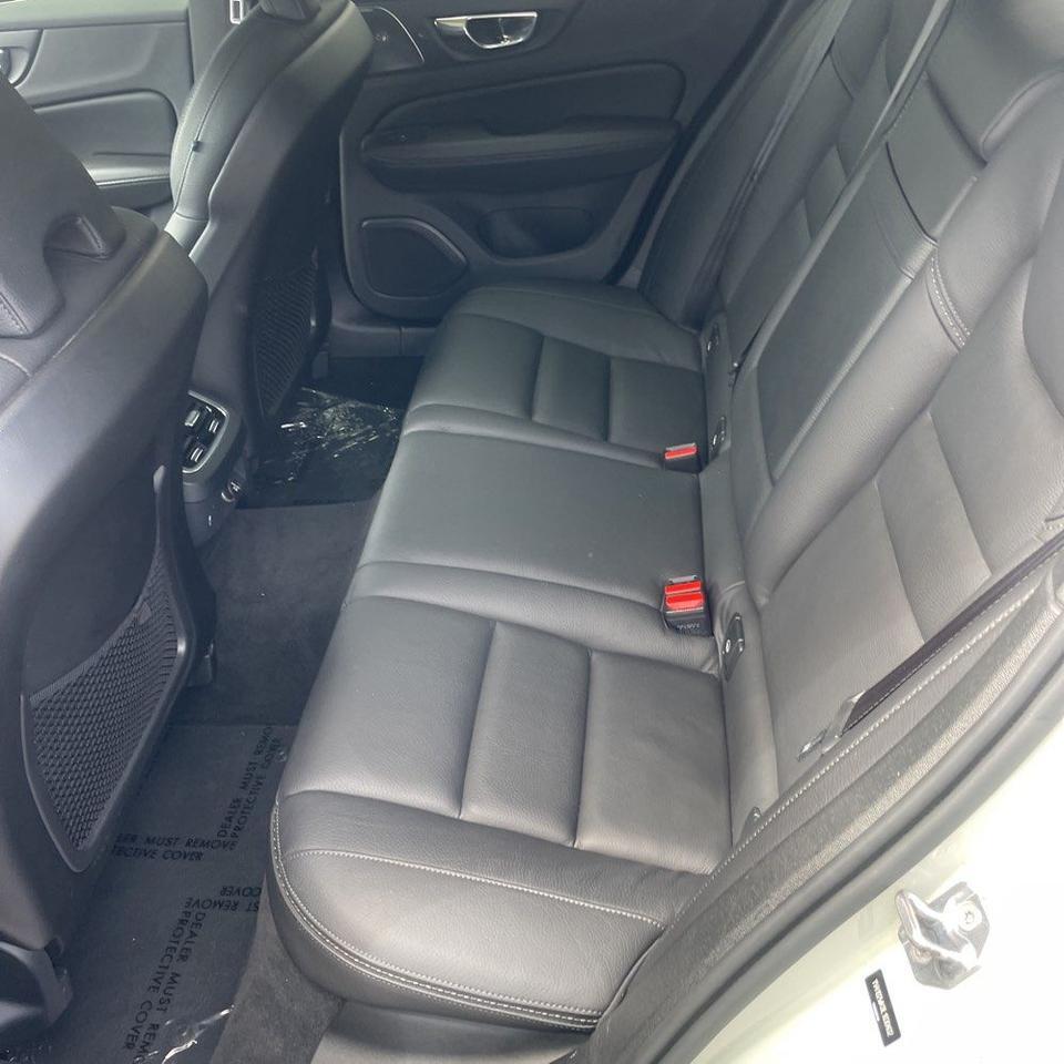 2020 Volvo V60 Cross Country T5 AWD | Bowers & Wilkins Premium Audio, Pro Package, Pilot Assist, 360 Cam, 4 Heated Seats & Wheel Portland OR