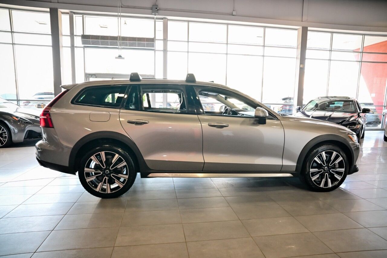 2020 Volvo V60 Cross Country T5 AWD photo 4