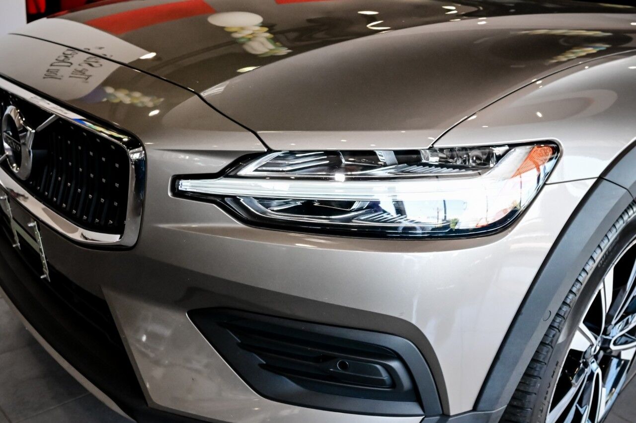 2020 Volvo V60 Cross Country T5 AWD photo 9