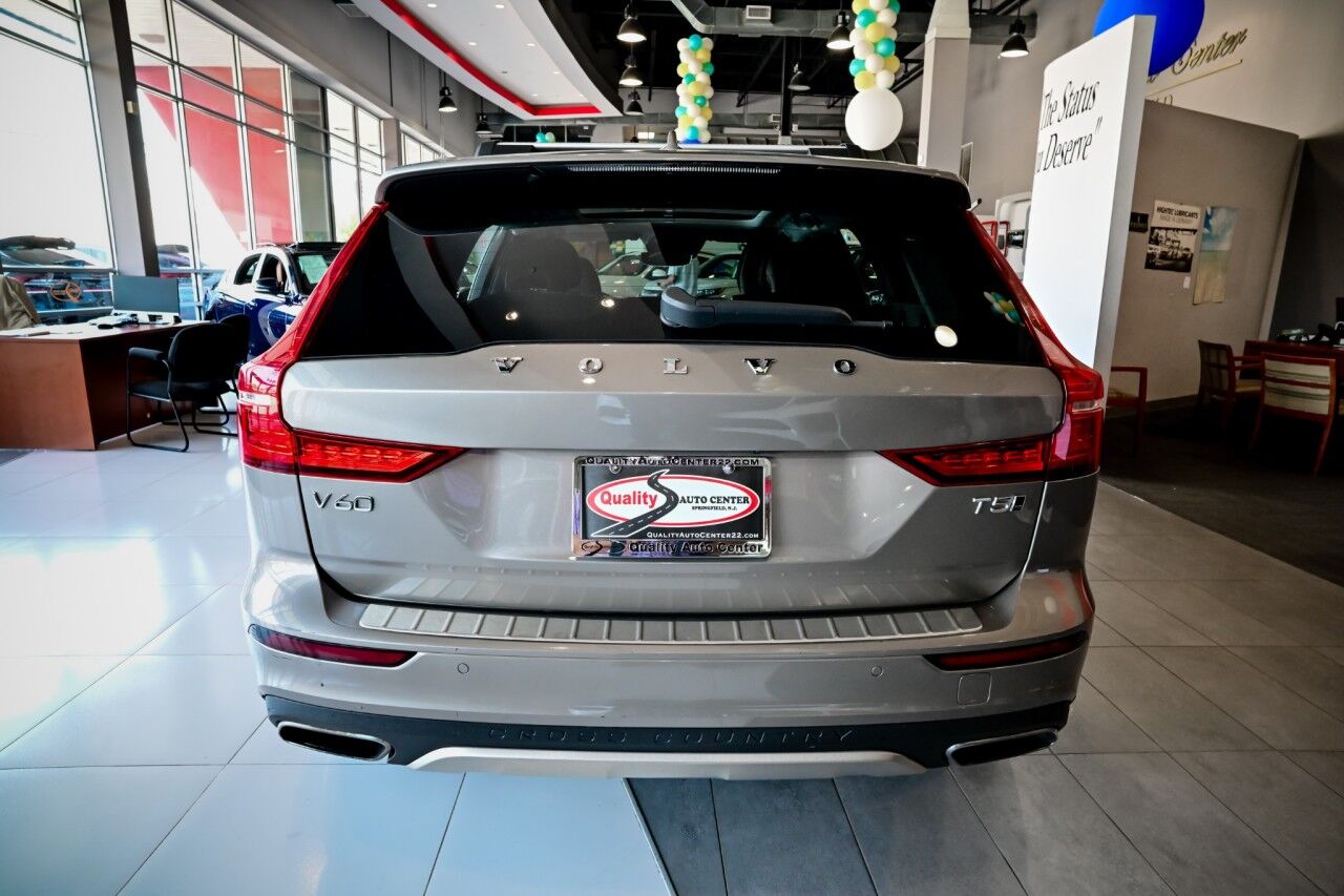 2020 Volvo V60 Cross Country T5 AWD photo 6