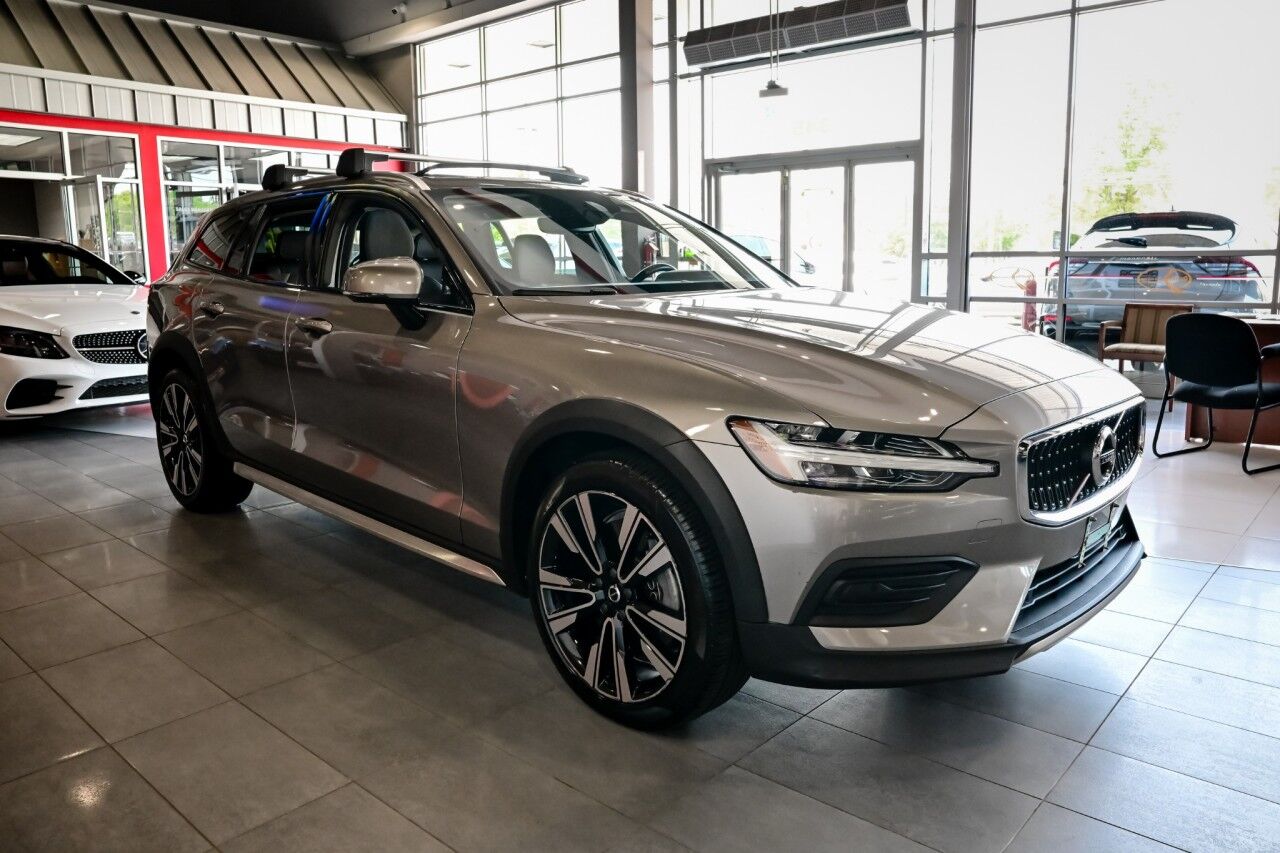 2020 Volvo V60 Cross Country T5 AWD photo 3