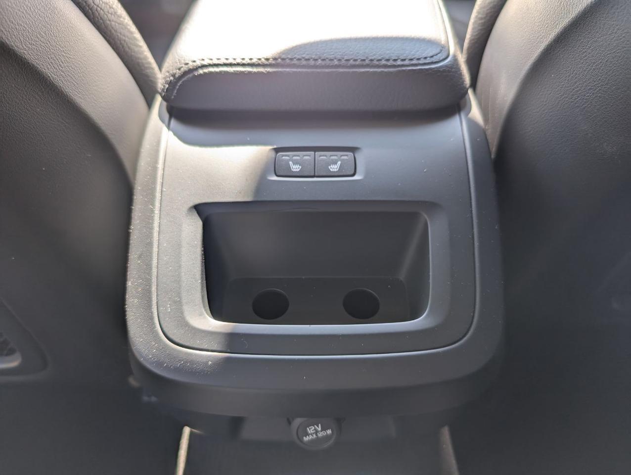 2020 Volvo V60 Cross Country T5 AWD w/Harman Kardon, Panoramic Moon Roof, Full Grain Leather, 4 Heated Seats & Wheel Portland OR
