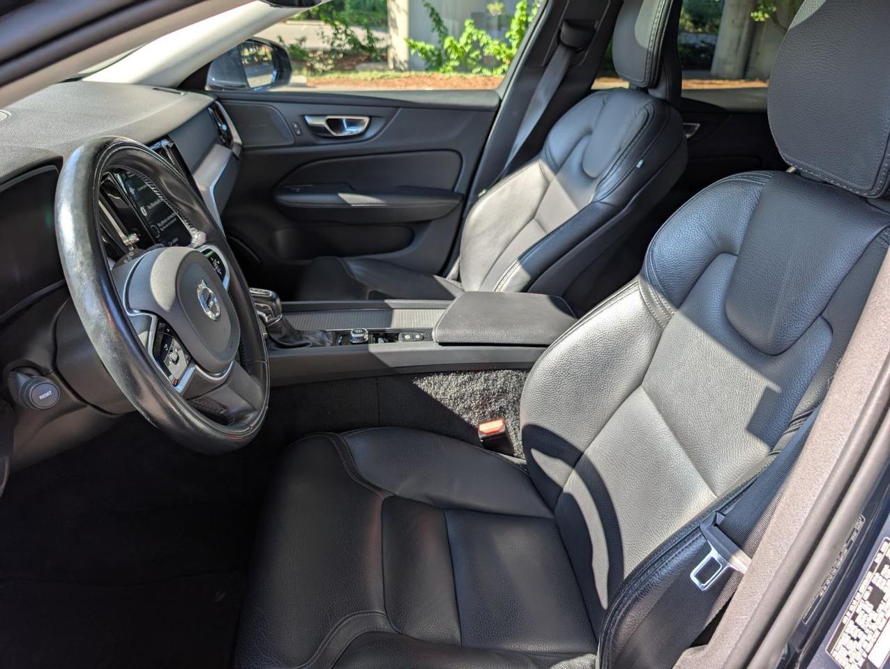 2020 Volvo V60 Cross Country T5 AWD w/Harman Kardon, Panoramic Moon Roof, Full Grain Leather, 4 Heated Seats & Wheel Portland OR