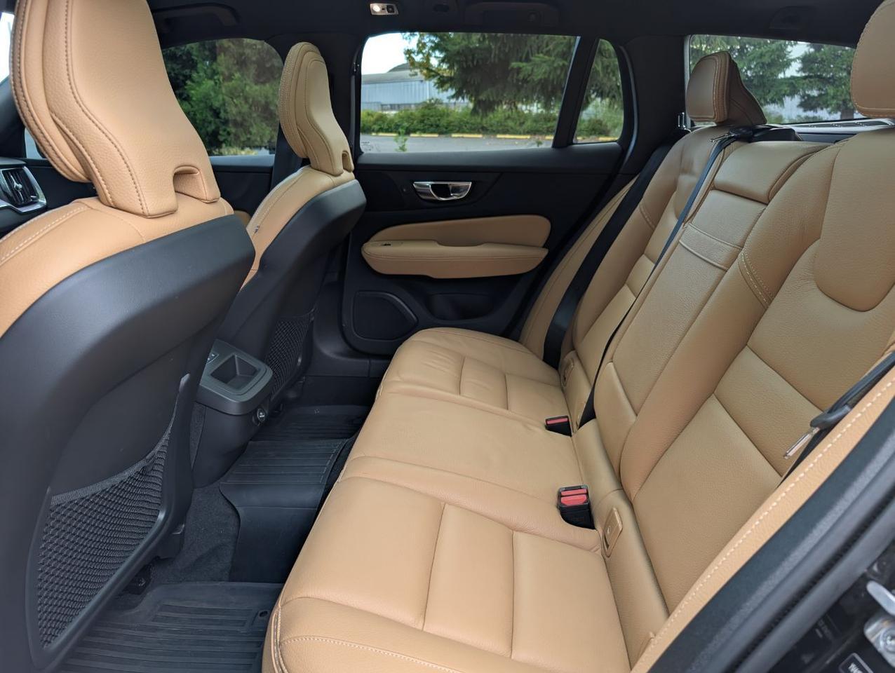 2020 Volvo V60 Cross Country T5 AWD photo 9